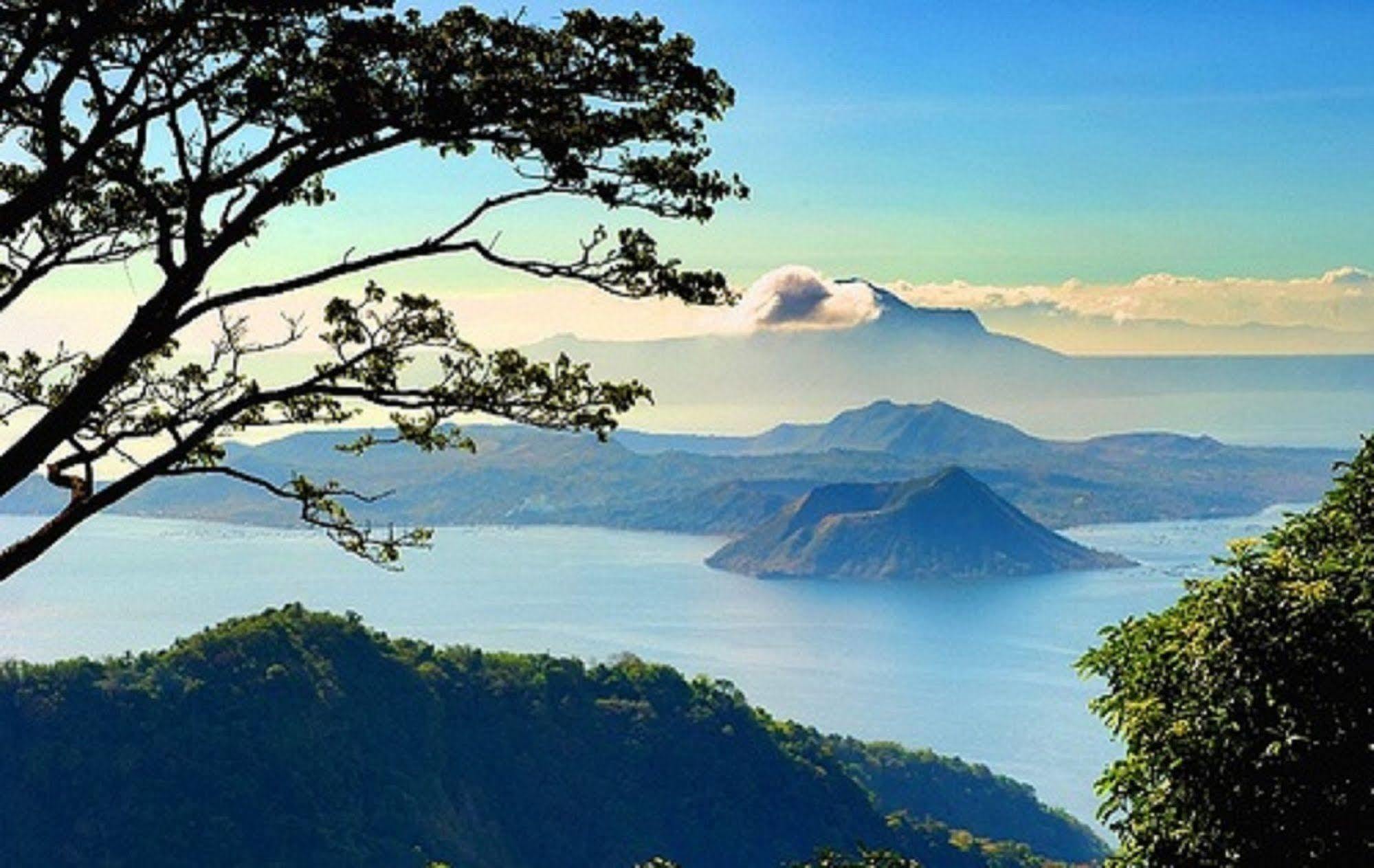 Blowing In The Wind - Lake View Apartments Tagaytay City Eksteriør bilde